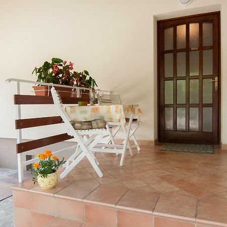 Studio And Apartment Nadia With Garden Porec Bagian luar foto