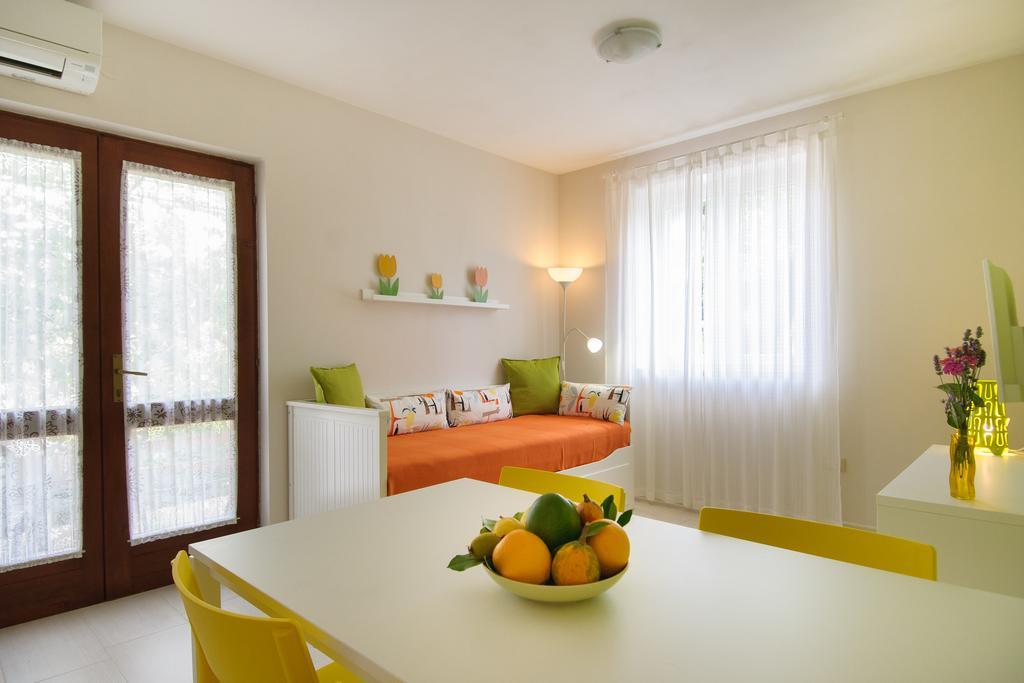 Studio And Apartment Nadia With Garden Porec Bagian luar foto