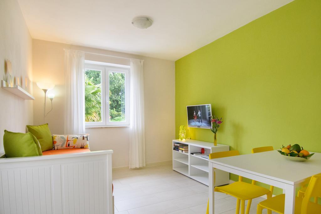 Studio And Apartment Nadia With Garden Porec Bagian luar foto