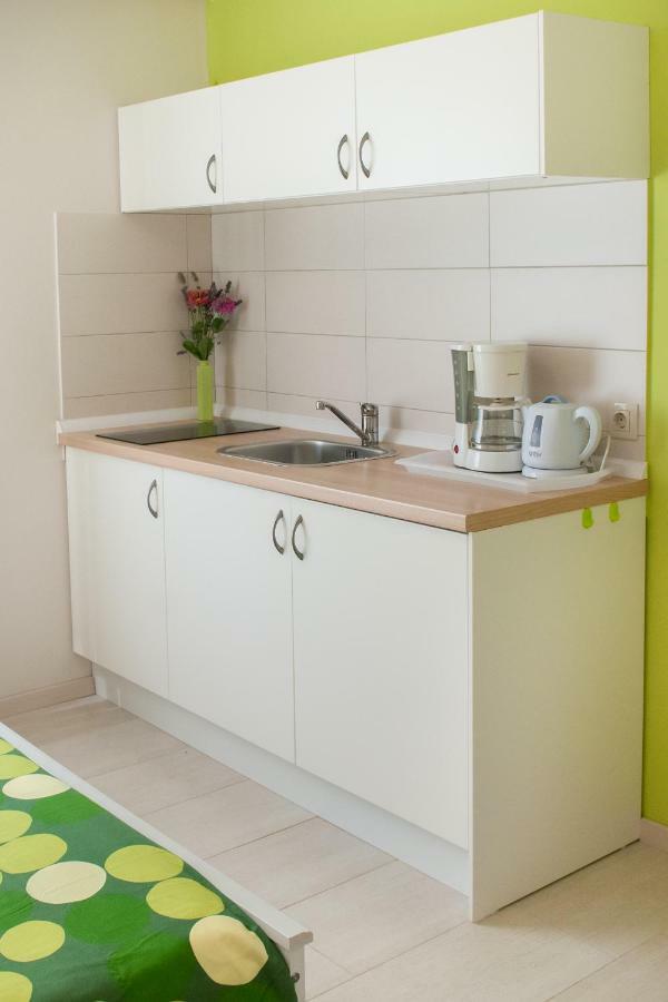 Studio And Apartment Nadia With Garden Porec Bagian luar foto